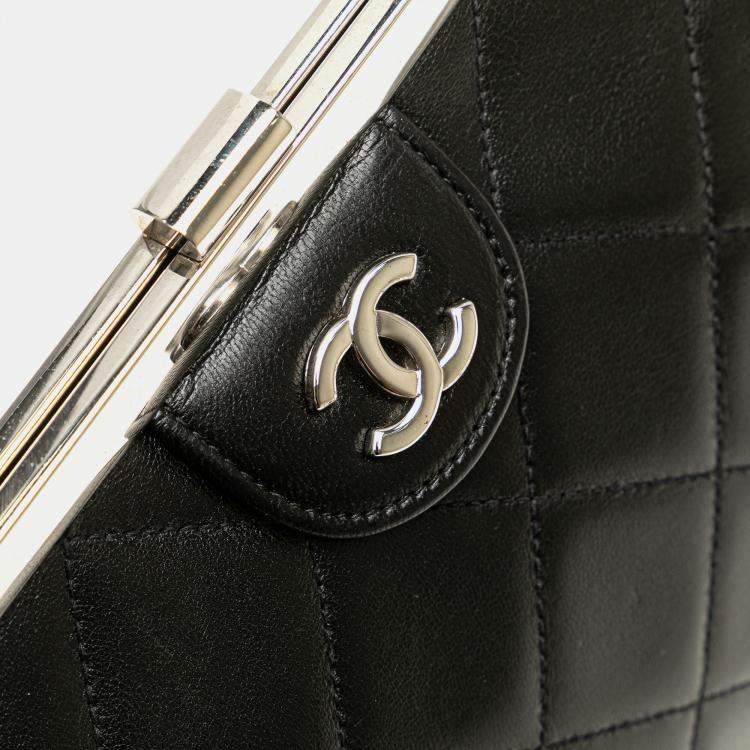 Pre Owned Chanel Black CC Quilted Lambskin Kiss Lock Frame Top Handle Bag