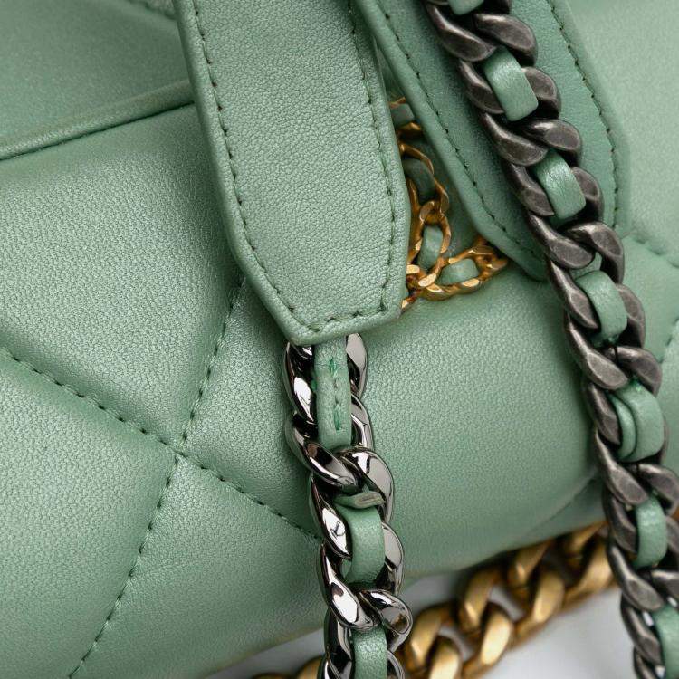 Pre Owned Chanel Green Quilted Lambskin 19 Wallet on Chain