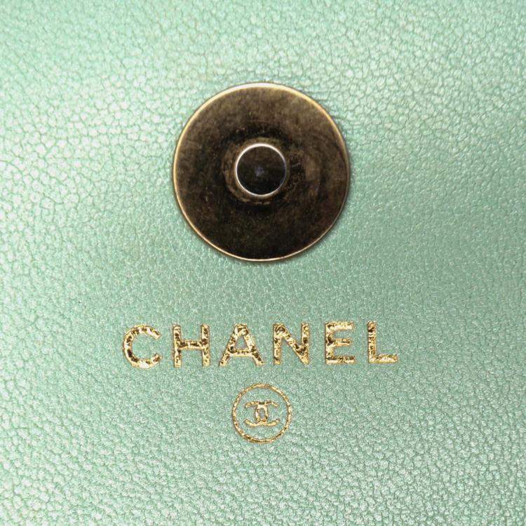 Pre Owned Chanel Green Quilted Lambskin 19 Wallet on Chain