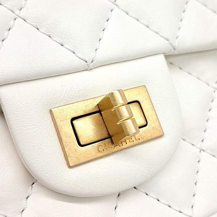 Pre Owned Chanel White Leather Vintage 2.55 New Mini 20