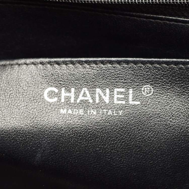 Pre Owned Chanel Black Quilted Caviar Leather Jumbo Classic Single Flap Bag