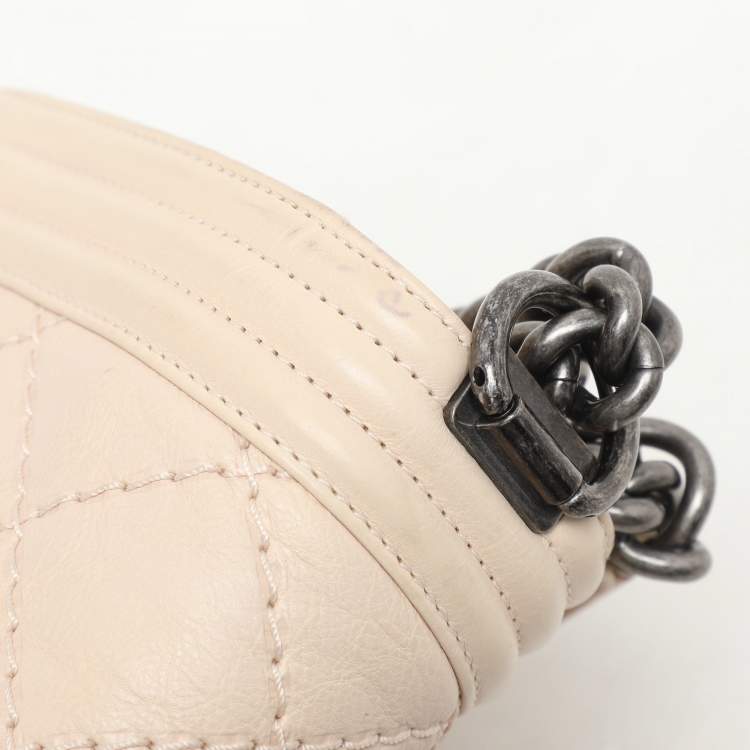 مملوكة مسبقًا Chanel Beige Quilted Wild Stitched Leather Medium Boy Flap Bag