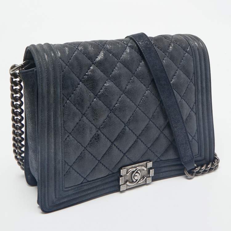 Pre Owned Chanel Navy Blue Quilted Iridescent Leather Boy Flap Bag