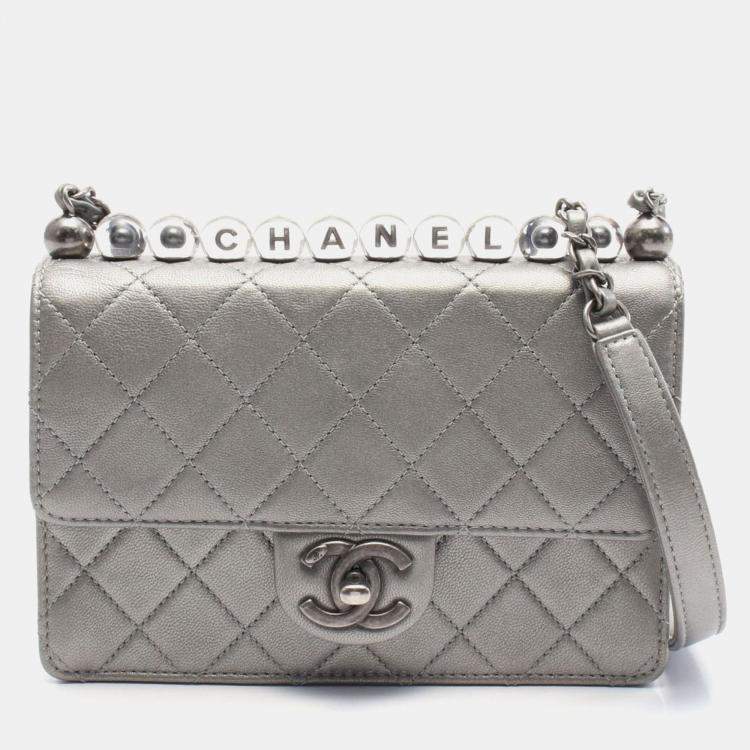 Pre Owned Chanel Silver Metallic Goatskin Quilted Chic Pearls Flap Bag