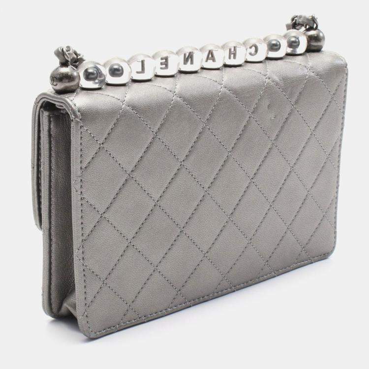 Pre Owned Chanel Silver Metallic Goatskin Quilted Chic Pearls Flap Bag