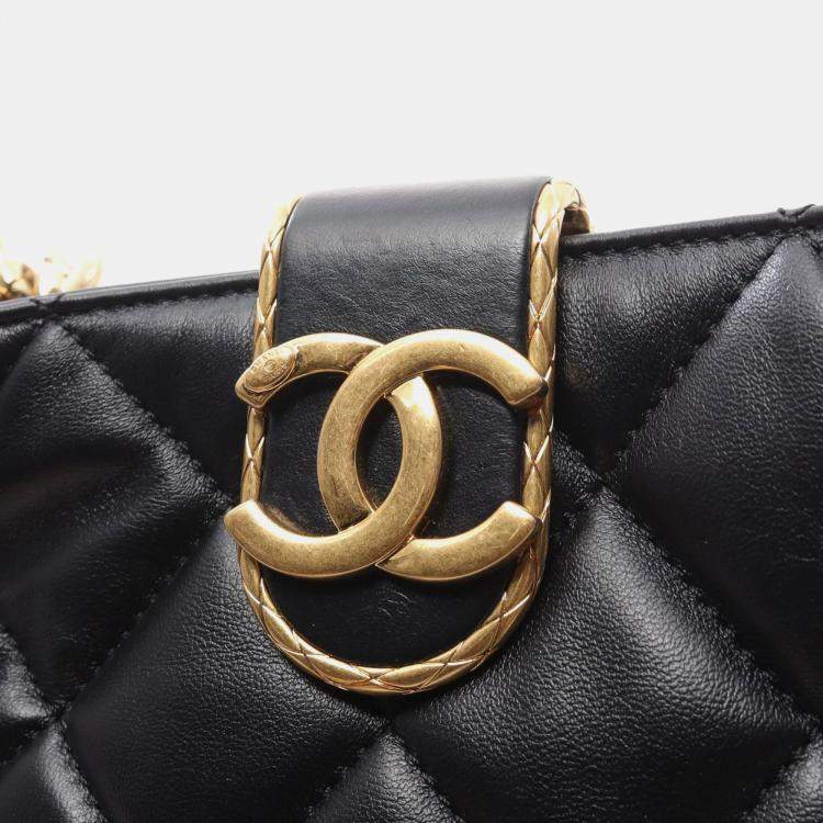 Pre Owned Chanel Black Lambskin Quilted Small Chain Hobo Bag