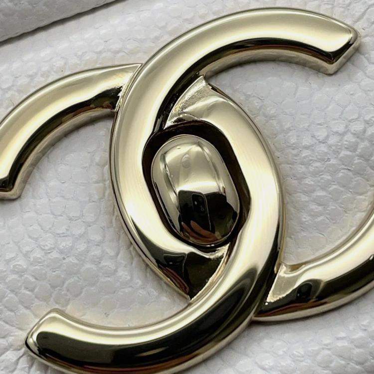 Pre Owned Chanel Matelasse White Caviar Leather Top Handle Bag