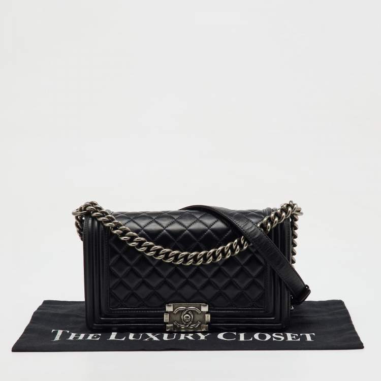 Pre Owned Chanel Black Quilted Leather Medium Boy Flap Bag