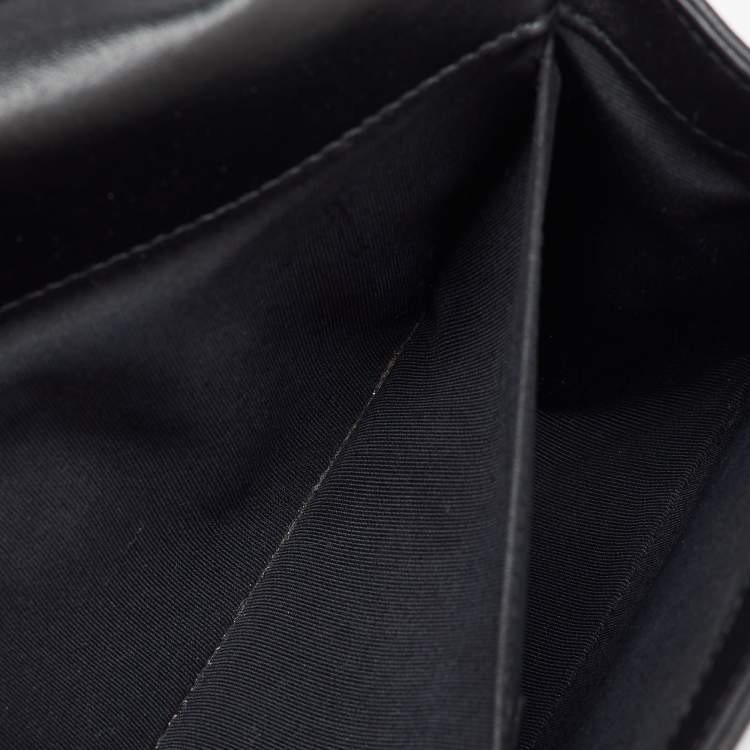 Pre Owned Chanel Black Quilted Leather Medium Boy Flap Bag