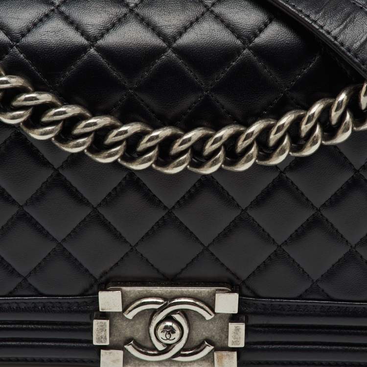Pre Owned Chanel Black Quilted Leather Medium Boy Flap Bag