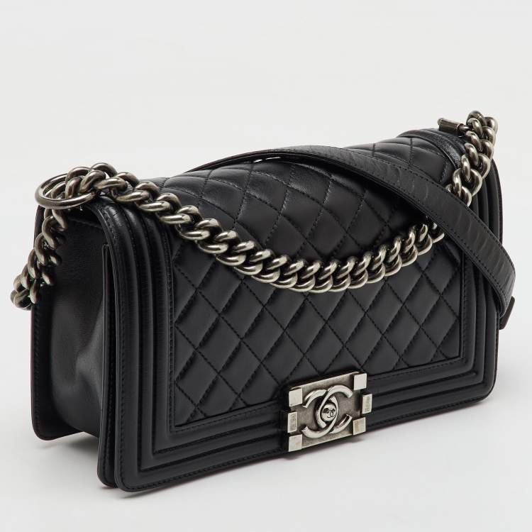 Pre Owned Chanel Black Quilted Leather Medium Boy Flap Bag