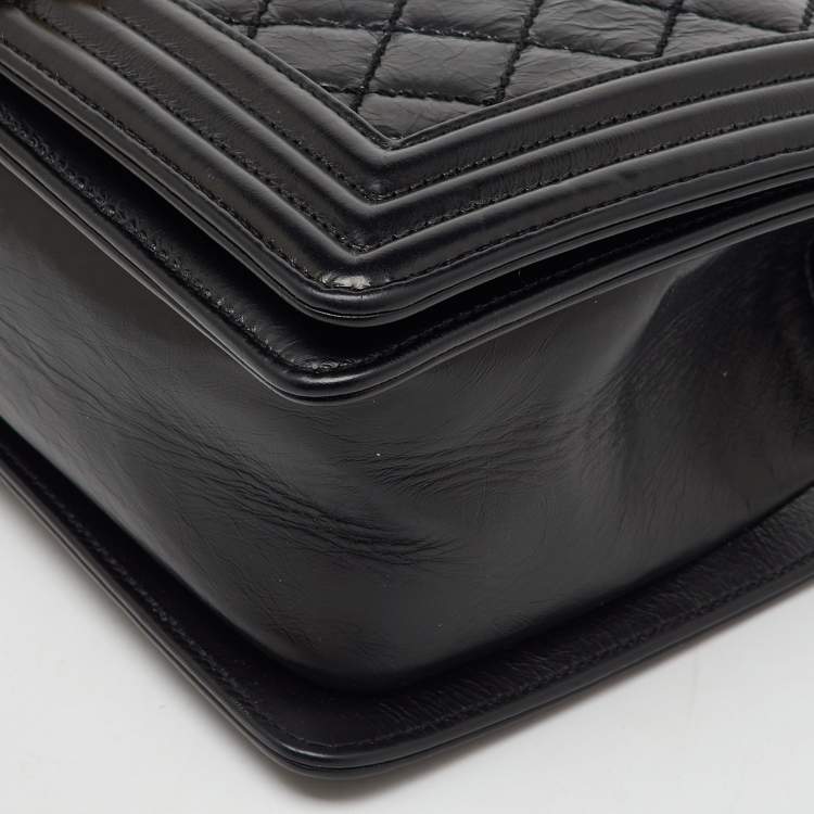 Pre Owned Chanel Black Quilted Leather Medium Boy Flap Bag