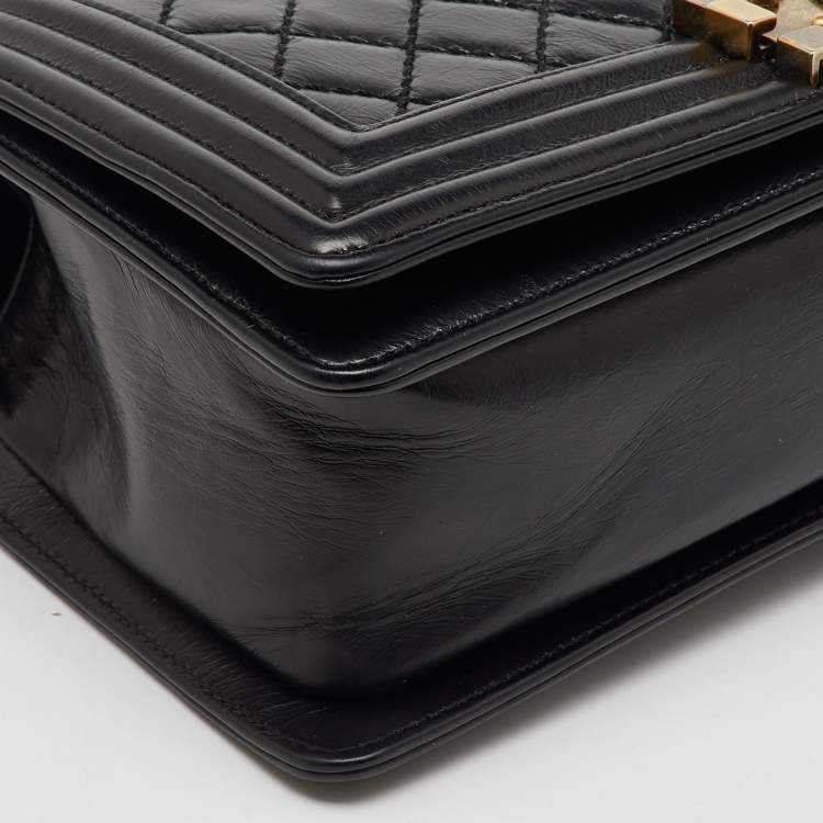 Pre Owned Chanel Black Quilted Leather Medium Boy Flap Bag