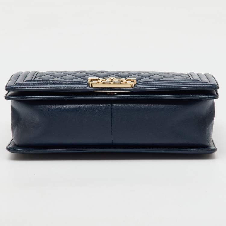 Pre Owned Chanel Navy Blue Quilted Leather Medium Boy Flap Bag