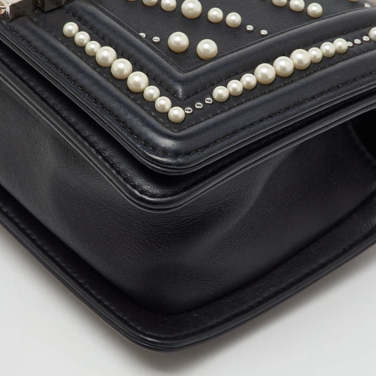 Pre Owned Chanel Black Leather Pearl Chevron Small Boy Flap Bag