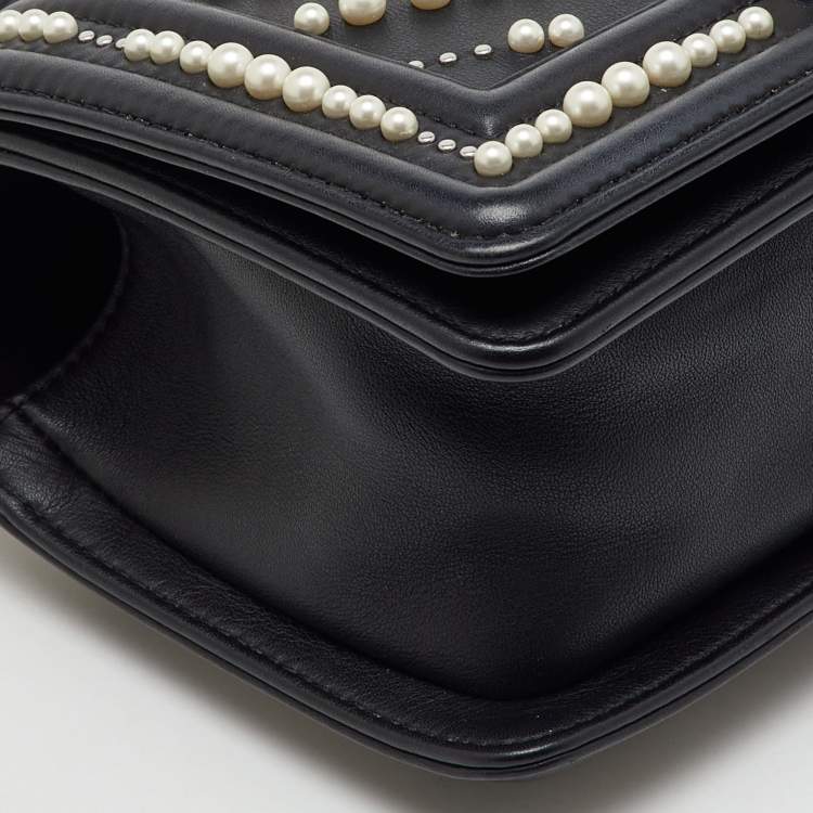 Pre Owned Chanel Black Leather Pearl Chevron Small Boy Flap Bag