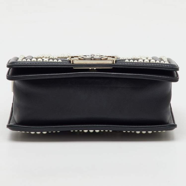 Pre Owned Chanel Black Leather Pearl Chevron Small Boy Flap Bag