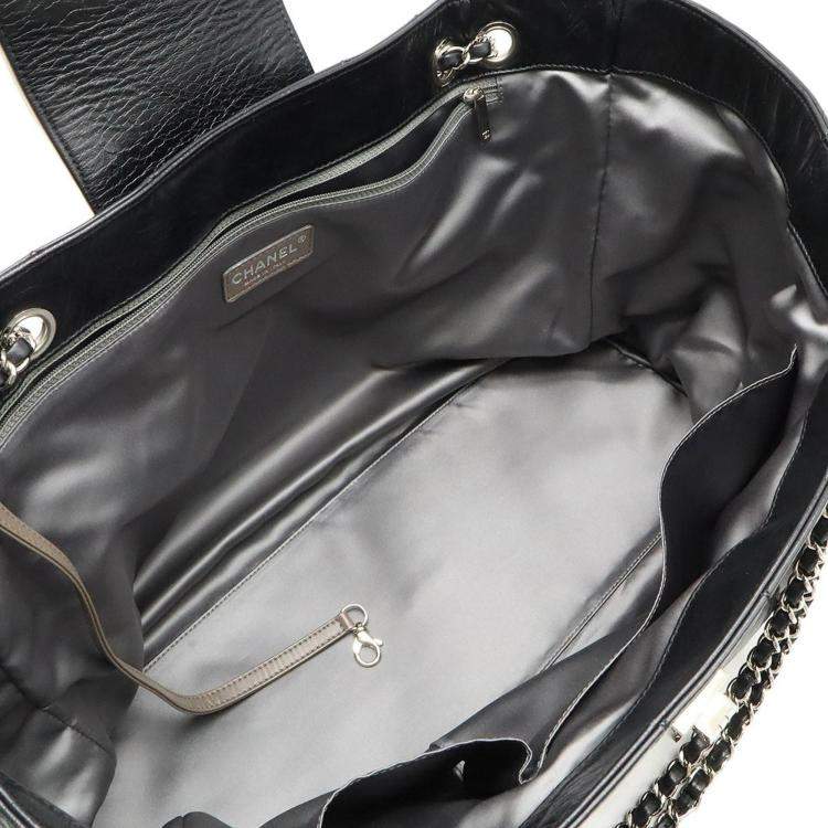 Pre Owned Chanel 2.55 Turnlock Black White Calf Leather Tote Bag