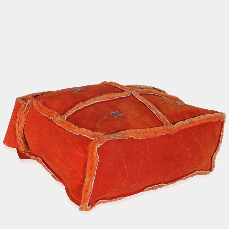 Pre Owned Chanel Vintage Orange Suede Shearling CC Logo Messenger bag
