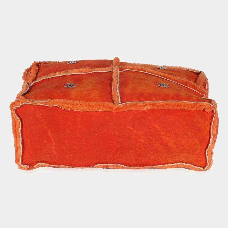 Pre Owned Chanel Vintage Orange Suede Shearling CC Logo Messenger bag