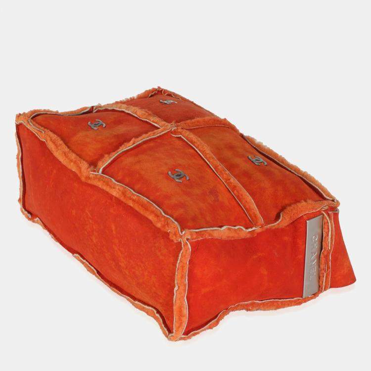 Pre Owned Chanel Vintage Orange Suede Shearling CC Logo Messenger bag