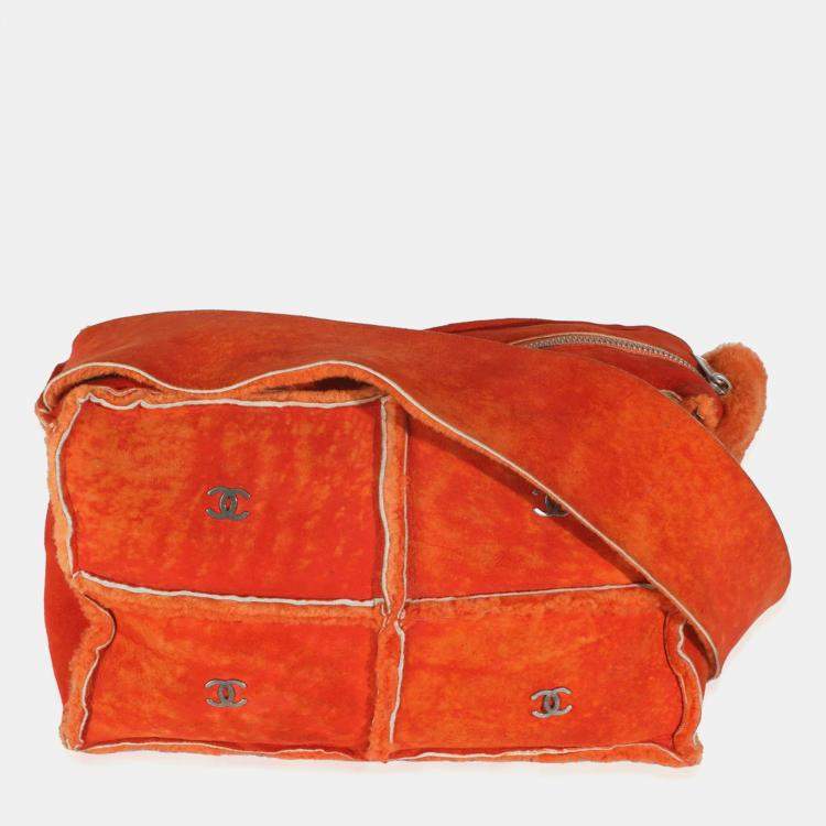 Pre Owned Chanel Vintage Orange Suede Shearling CC Logo Messenger bag