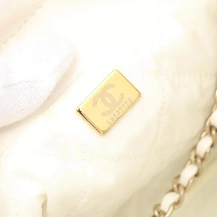 Pre Owned Chanel 22 Mini White Leather Crossbody Bag