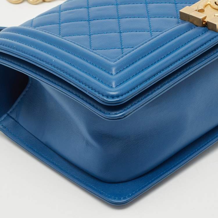 Pre Owned Chanel Blue Quilted Leather Medium Boy Flap Bag