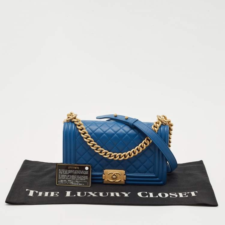 Pre Owned Chanel Blue Quilted Leather Medium Boy Flap Bag