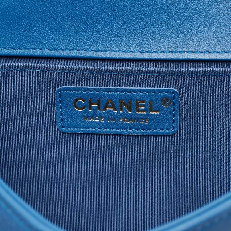 Pre Owned Chanel Blue Quilted Leather Medium Boy Flap Bag