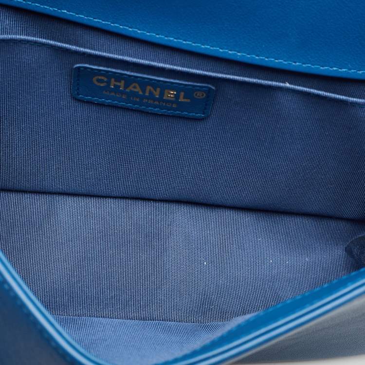 Pre Owned Chanel Blue Quilted Leather Medium Boy Flap Bag