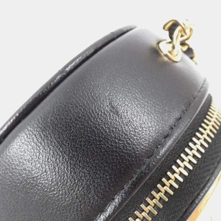 Pre Owned Chanel Camellia Round Black Leather and Gold Metal Clutch Bag