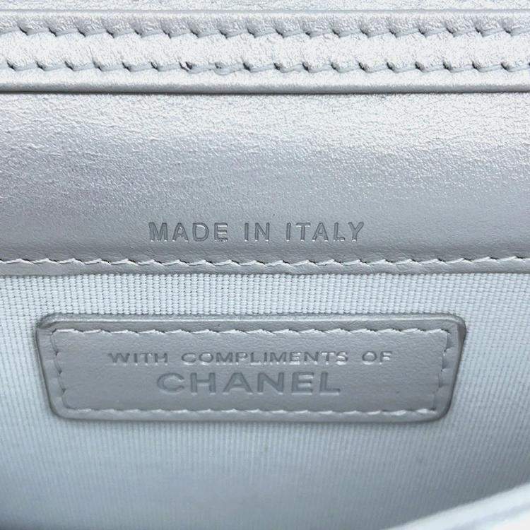 Pre Owned Chanel Matelasse Star Motif Silver Lambskin Chain Card Case