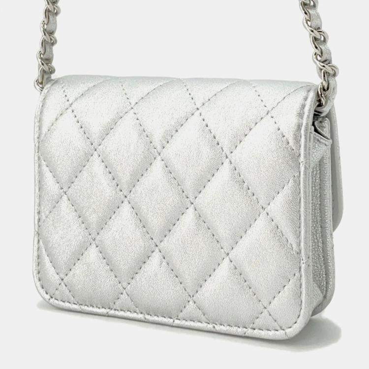 Pre Owned Chanel Matelasse Star Motif Silver Lambskin Chain Card Case