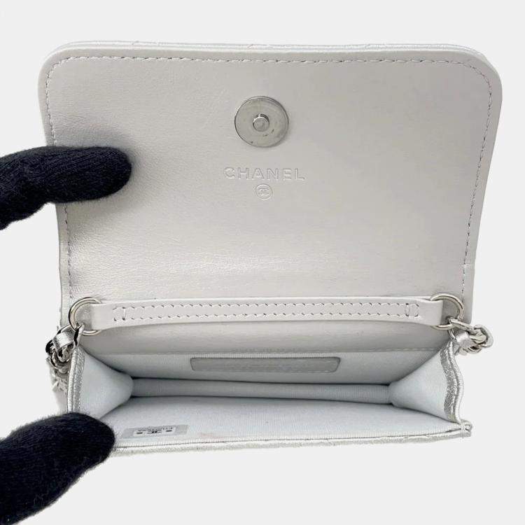 Pre Owned Chanel Matelasse Star Motif Silver Lambskin Chain Card Case