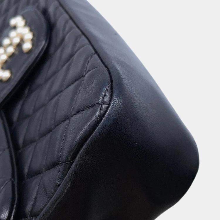 Pre Owned Chanel Matelasse Pearl CC Black Lambskin Logo Shoulder Bag 