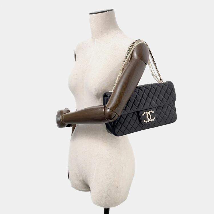 Pre Owned Chanel Matelasse Pearl CC Black Lambskin Logo Shoulder Bag 