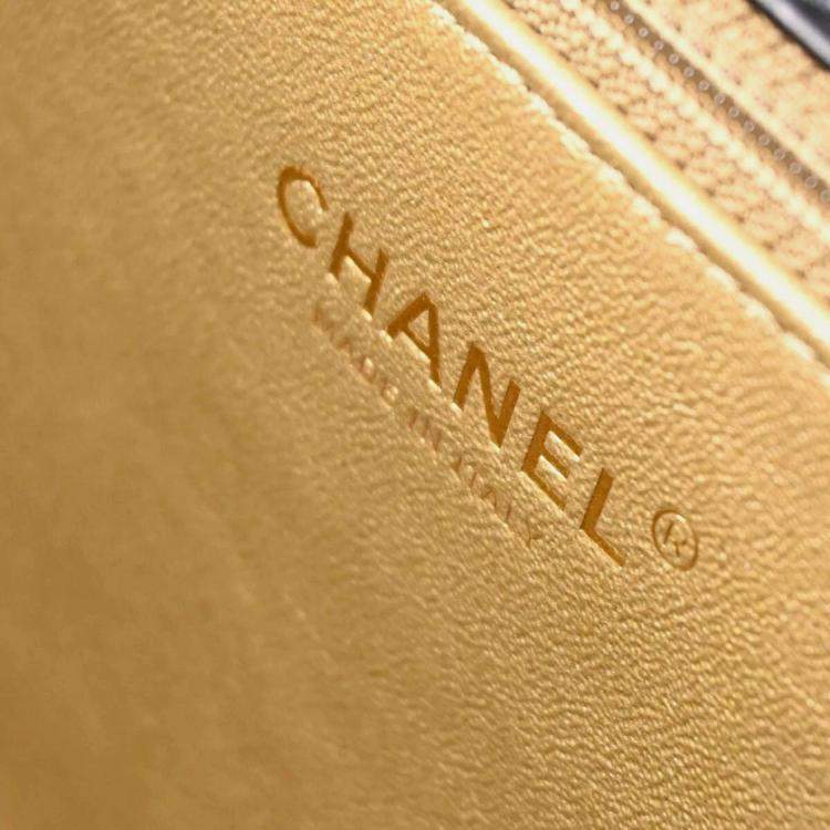 Pre Owned Chanel Boy Medium Black Calfskin Shoulder Bag
