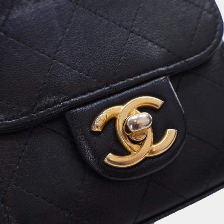 Pre Owned Chanel Chic Pearl Black Goatskin Clutch Bag