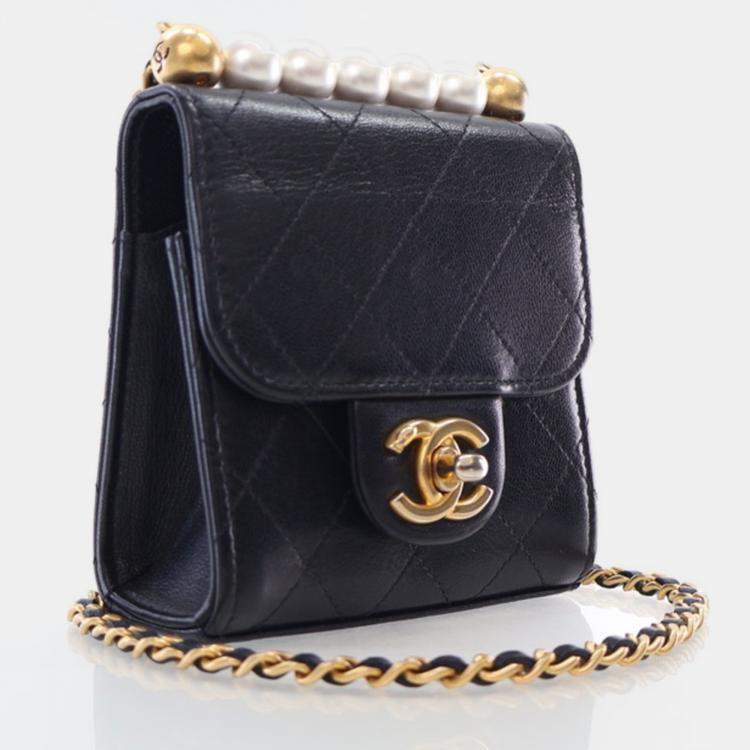 Pre Owned Chanel Chic Pearl Black Goatskin Clutch Bag