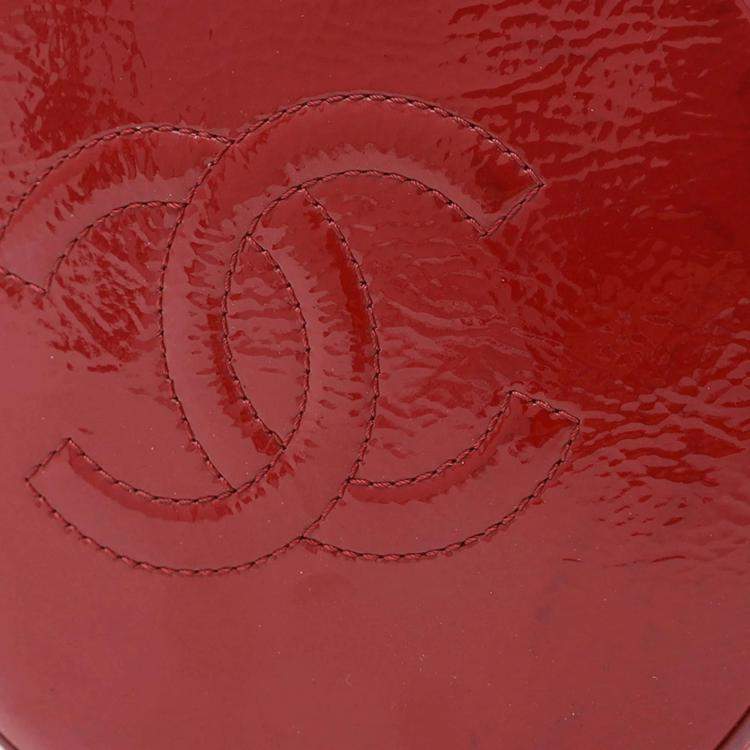 Pre Owned Chanel Round As Earth Red Patent Leather Shoulder Bag  