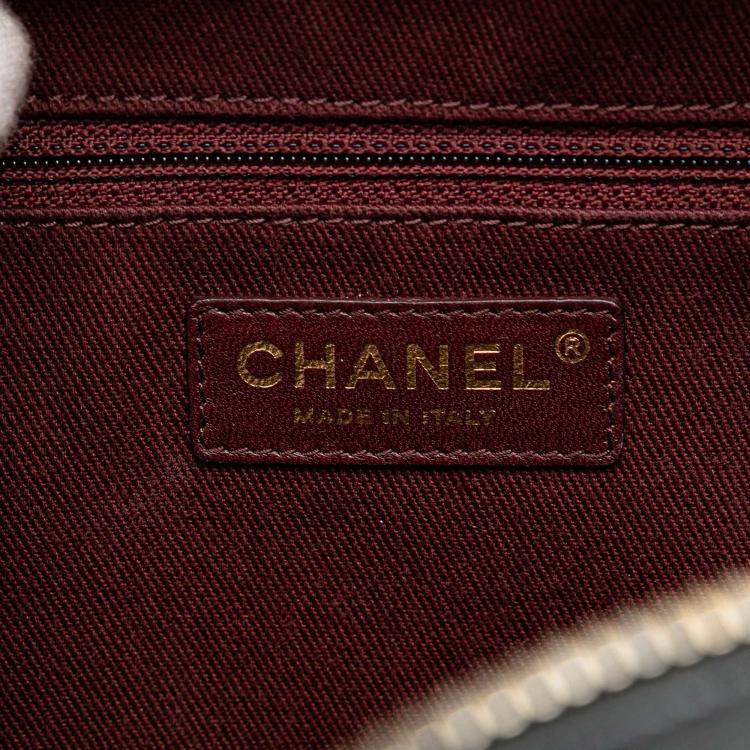 Pre Owned Chanel Black Goatskin and Quilted Calfskin Coco Curve Vanity Case