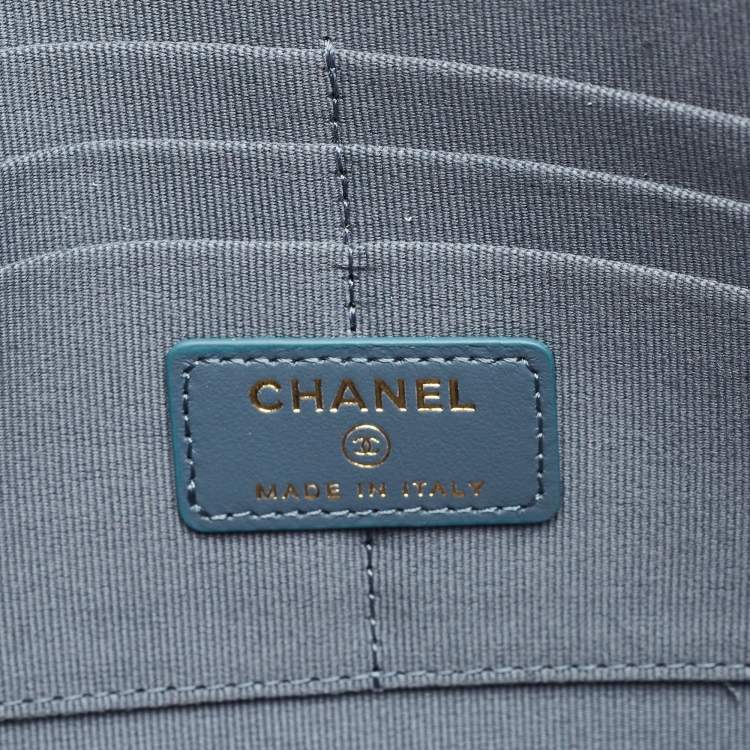 Pre Owned Chanel Blue Quilted Caviar Leather Classic CC Flap Zip Pouch Clutch