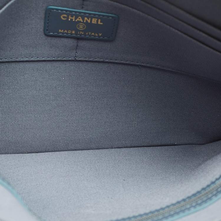 Pre Owned Chanel Blue Quilted Caviar Leather Classic CC Flap Zip Pouch Clutch
