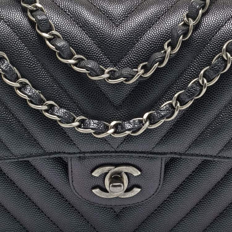 Pre Owned Chanel Black Chevron Caviar Leather Medium Classic Double Flap Bag