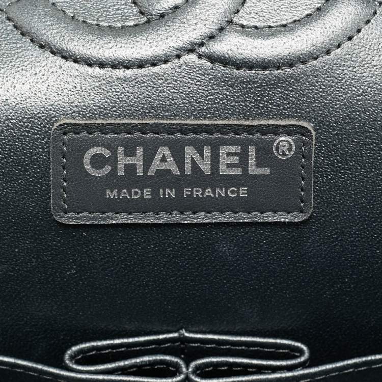 Pre Owned Chanel Black Chevron Caviar Leather Medium Classic Double Flap Bag