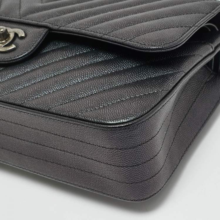 Pre Owned Chanel Black Chevron Caviar Leather Medium Classic Double Flap Bag