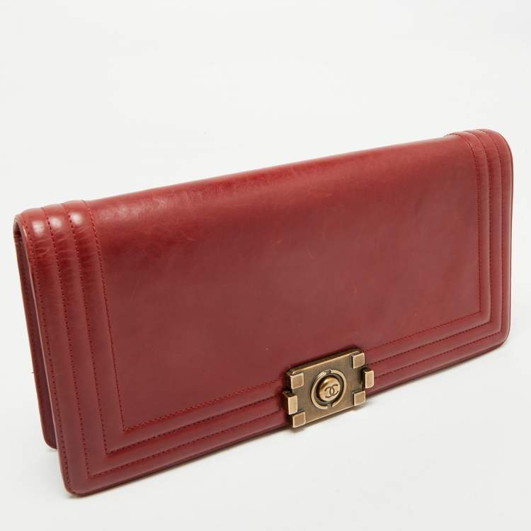 Pre Owned Chanel Red Leather Boy Clutch