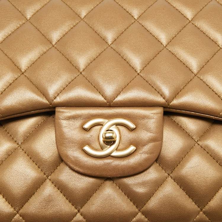 Pre Owned Chanel Gold Quilted Leather Jumbo Classic Double Flap Bag