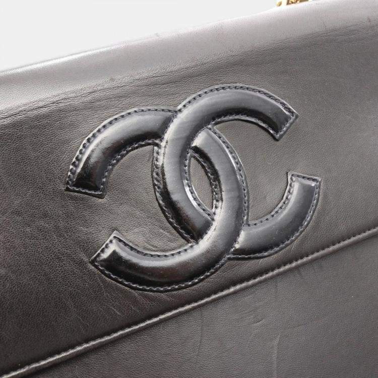 Pre Owned Chanel Black Lambskin Chain Shoulder Bag